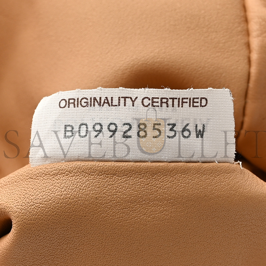 BOTTEGA VENETA CALFSKIN TEEN POUCH ALMOND (31*15*6cm) BOTTEGA VENETA CALFSKIN TEEN POUCH ALMOND (31*15*6cm)