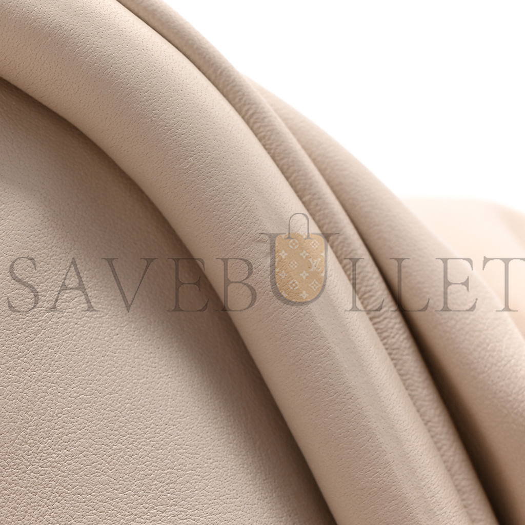 BOTTEGA VENETA SMOOTH BUTTER CALF THE POUCH OVERSIZED CLUTCH MIST (38*16*8cm) BOTTEGA VENETA SMOOTH BUTTER CALF THE POUCH OVERSIZED CLUTCH MIST (38*16*8cm)