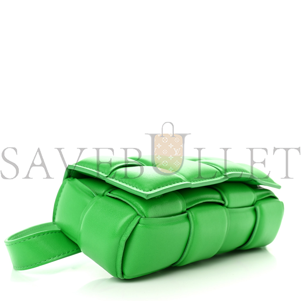 BOTTEGA VENETA NAPPA MAXI INTRECCIO PADDED THE BELT CASSETTE BAG PARAKEET (18*9*6cm) BOTTEGA VENETA NAPPA MAXI INTRECCIO PADDED THE BELT CASSETTE BAG PARAKEET (18*9*6cm)