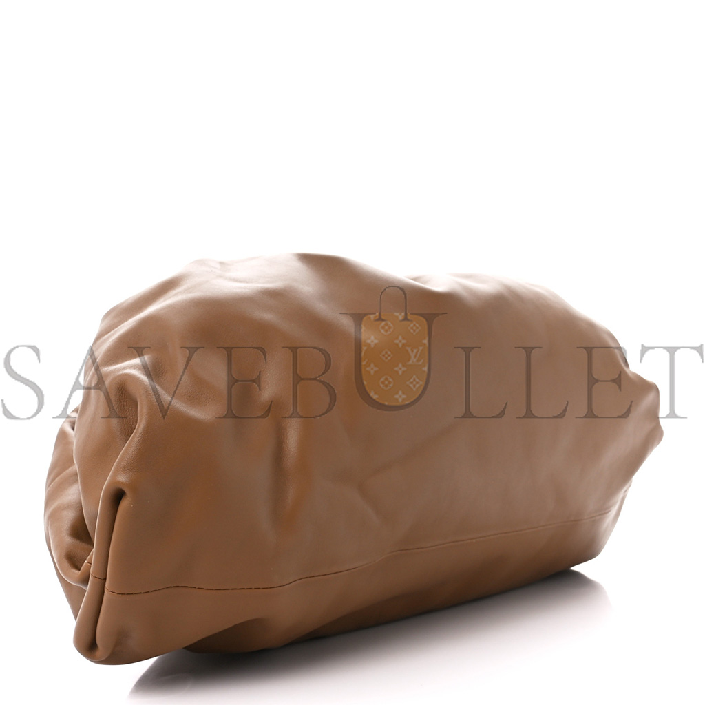 BOTTEGA VENETA SMOOTH BUTTER CALF THE POUCH OVERSIZED CLUTCH TEAK (39*19*9cm) BOTTEGA VENETA SMOOTH BUTTER CALF THE POUCH OVERSIZED CLUTCH TEAK (39*19*9cm)