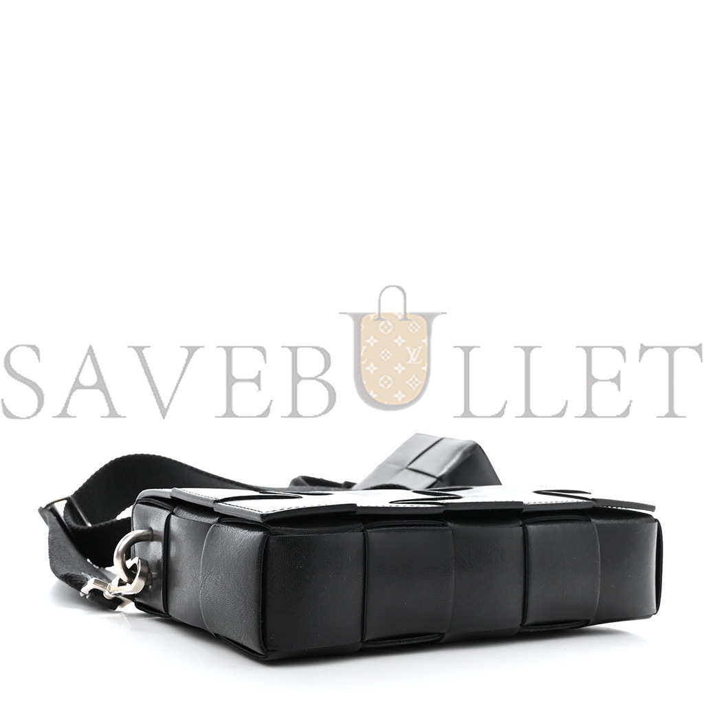 BOTTEGA VENETA CALFSKIN MAXI INTRECCIO CASSETTE WITH STRAP BAG BLACK (23*15*5.5cm) BOTTEGA VENETA CALFSKIN MAXI INTRECCIO CASSETTE WITH STRAP BAG BLACK (23*15*5.5cm)