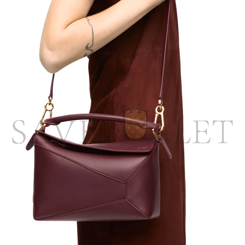 LOEWE SMALL PUZZLE EDGE BAG IN CLASSIC CALFSKIN A510P60X41 (24*16.5*10.5cm) LOEWE SMALL PUZZLE EDGE BAG IN CLASSIC CALFSKIN A510P60X41 (24*16.5*10.5cm)
